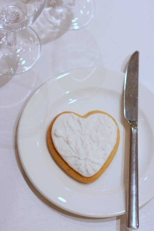 White edible wedding favour biscuit at Richmond Hill Hotel