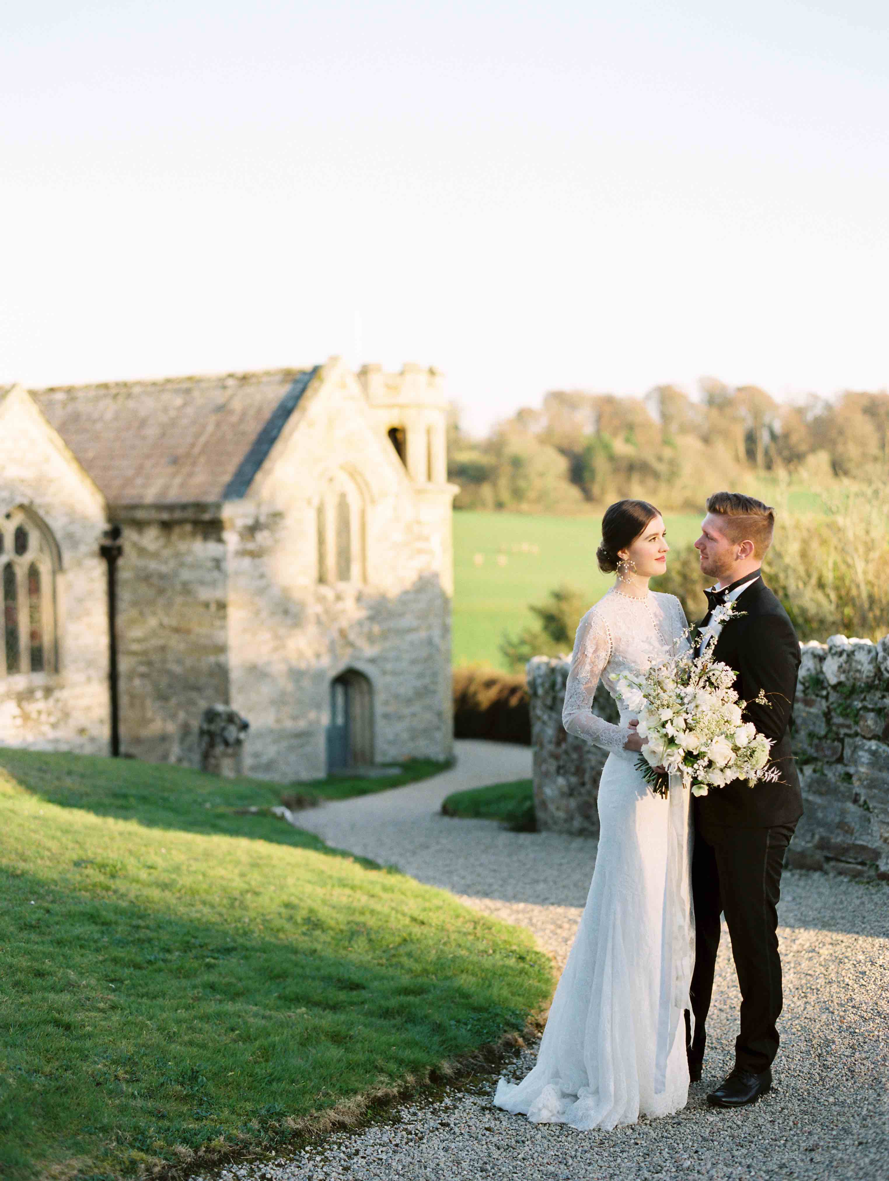Romantic English wedding at Boconnoc, Cornwall, UK | The Timeless Stylist | Hannah Duffy